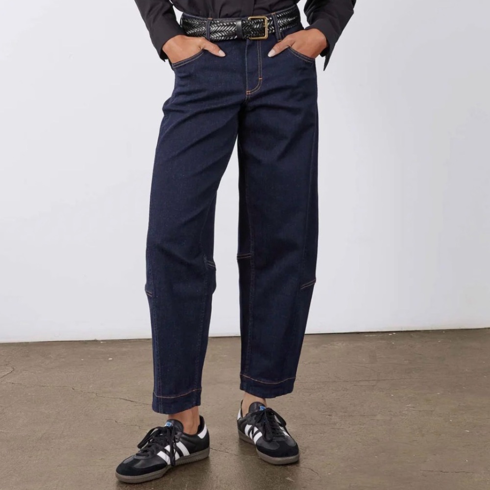 Ruti The Ultimate Barrel Leg Jeans 2.0 in Nyx Dark Wash Size 4